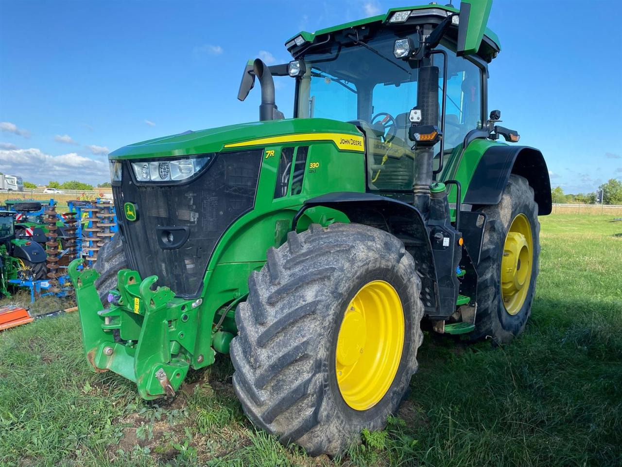 John Deere 7R 330 - Traktor: bilde 1 John Deere 7R 330 - Traktor: bilde 1