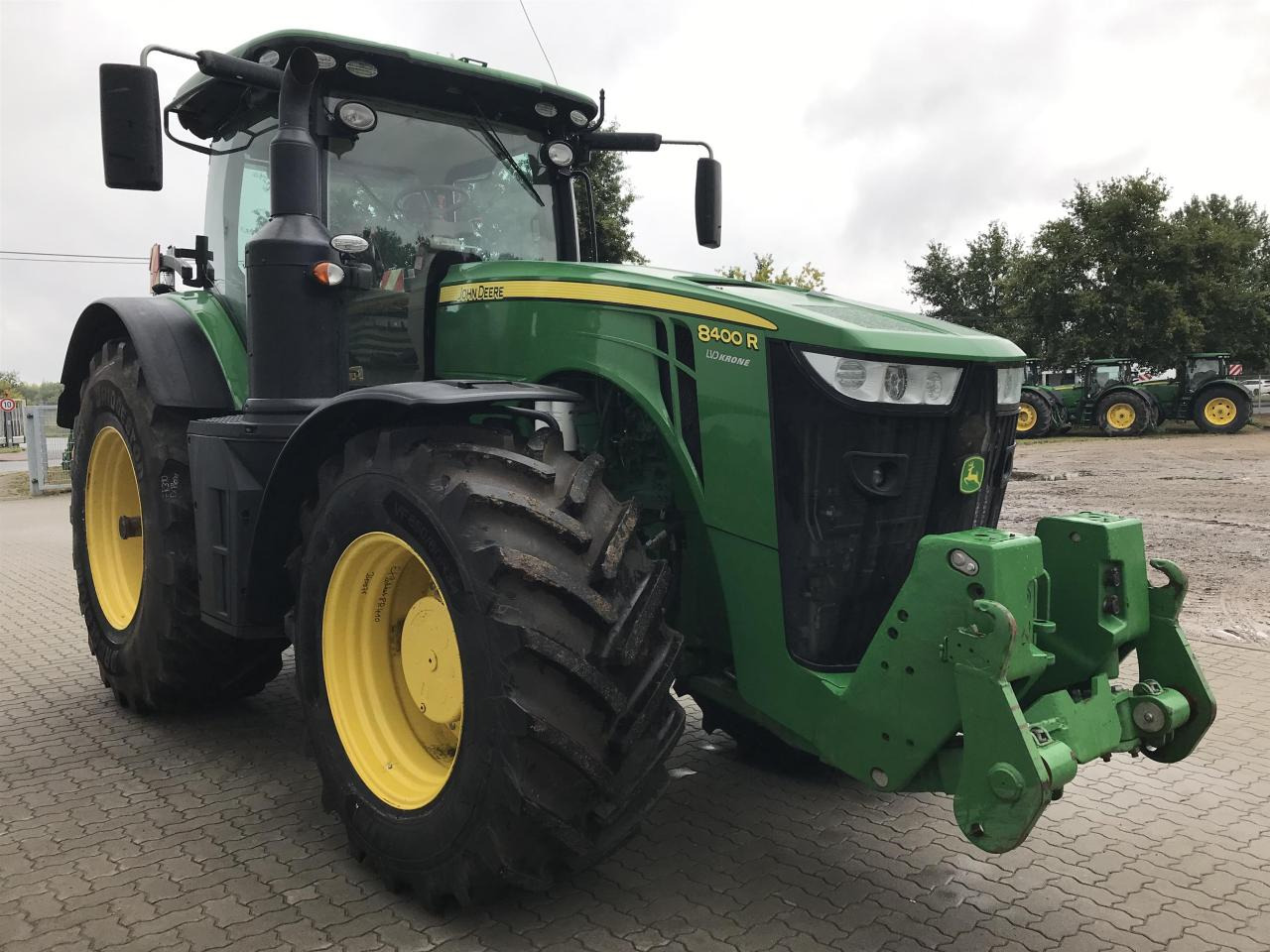 John Deere 8400R - Traktor: bilde 2 John Deere 8400R - Traktor: bilde 2