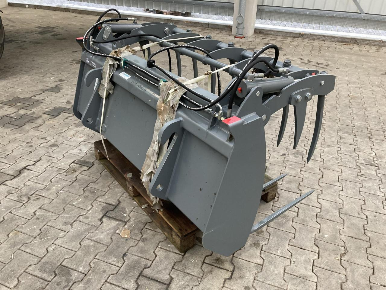 Kramer 1600 mm Vielzweckgabel - Frontlaster for traktor: bilde 2 Kramer 1600 mm Vielzweckgabel - Frontlaster for traktor: bilde 2