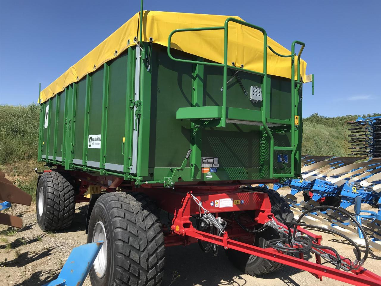 Kröger HKD 302 - Tipphenger: bilde 1 Kröger HKD 302 - Tipphenger: bilde 1