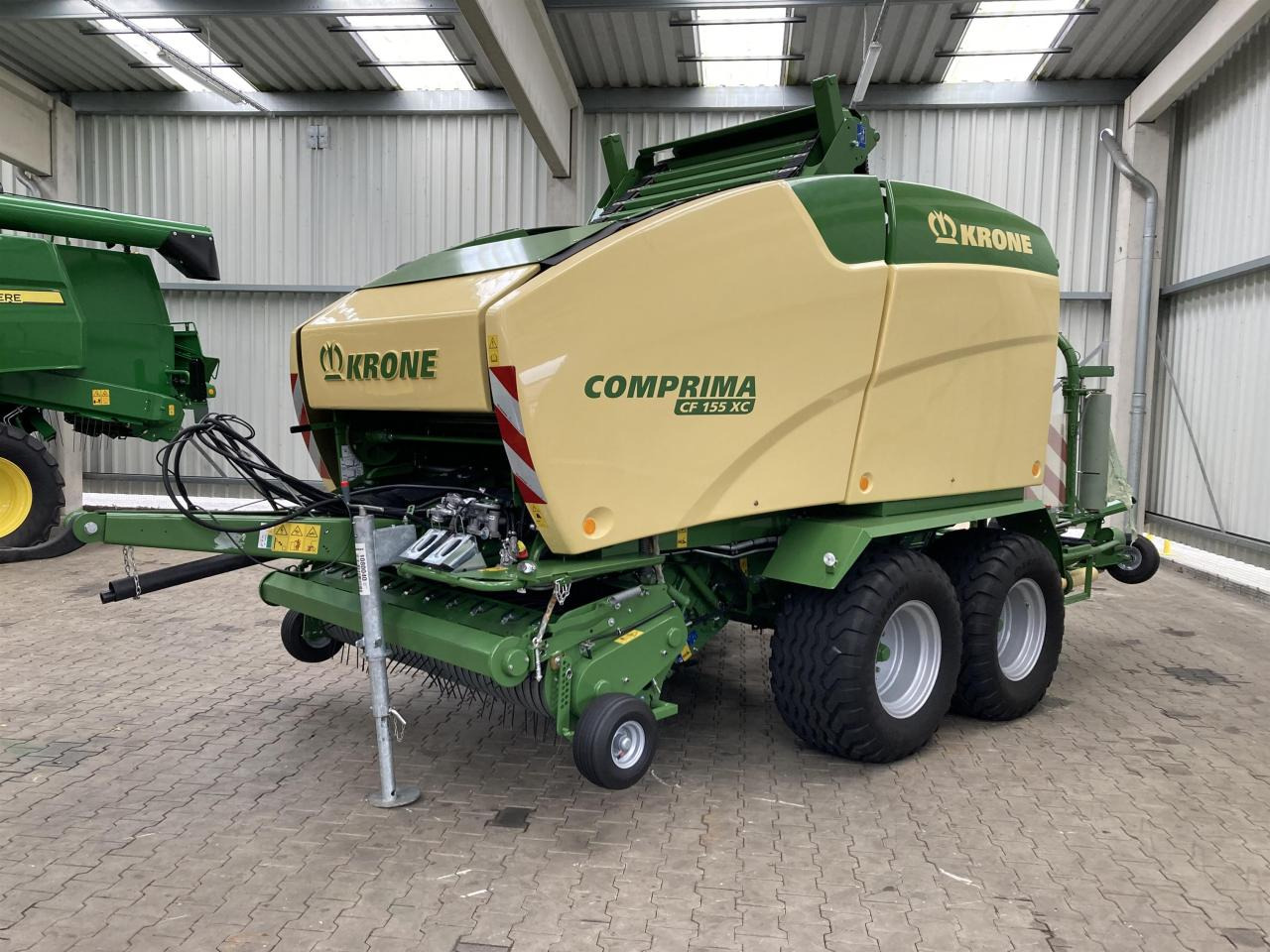 Krone CF 155 XC - Rundballepresse: bilde 1 Krone CF 155 XC - Rundballepresse: bilde 1