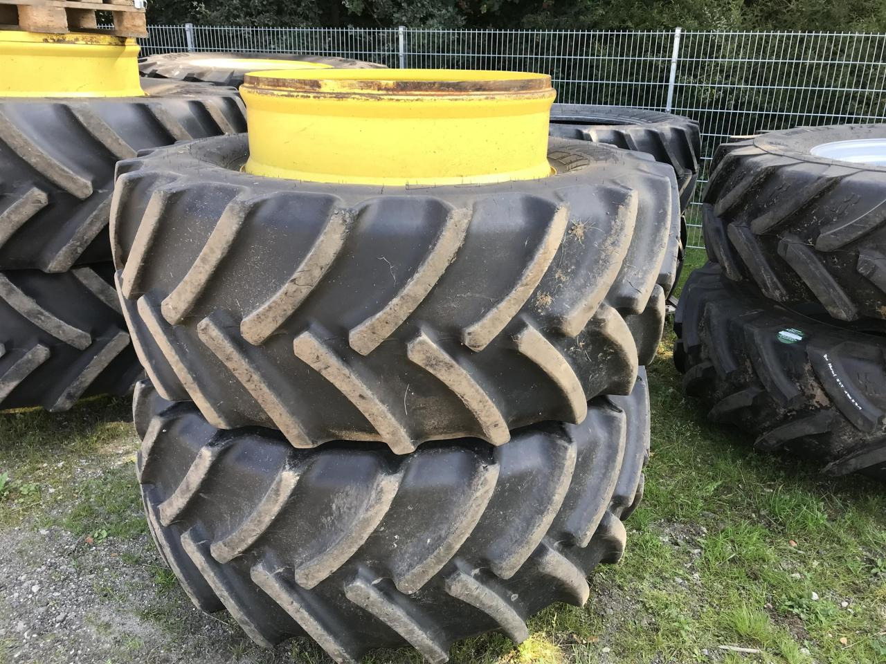 Mitas 600/65R34 - Dekk for Landbruksteknikk: bilde 1 Mitas 600/65R34 - Dekk for Landbruksteknikk: bilde 1