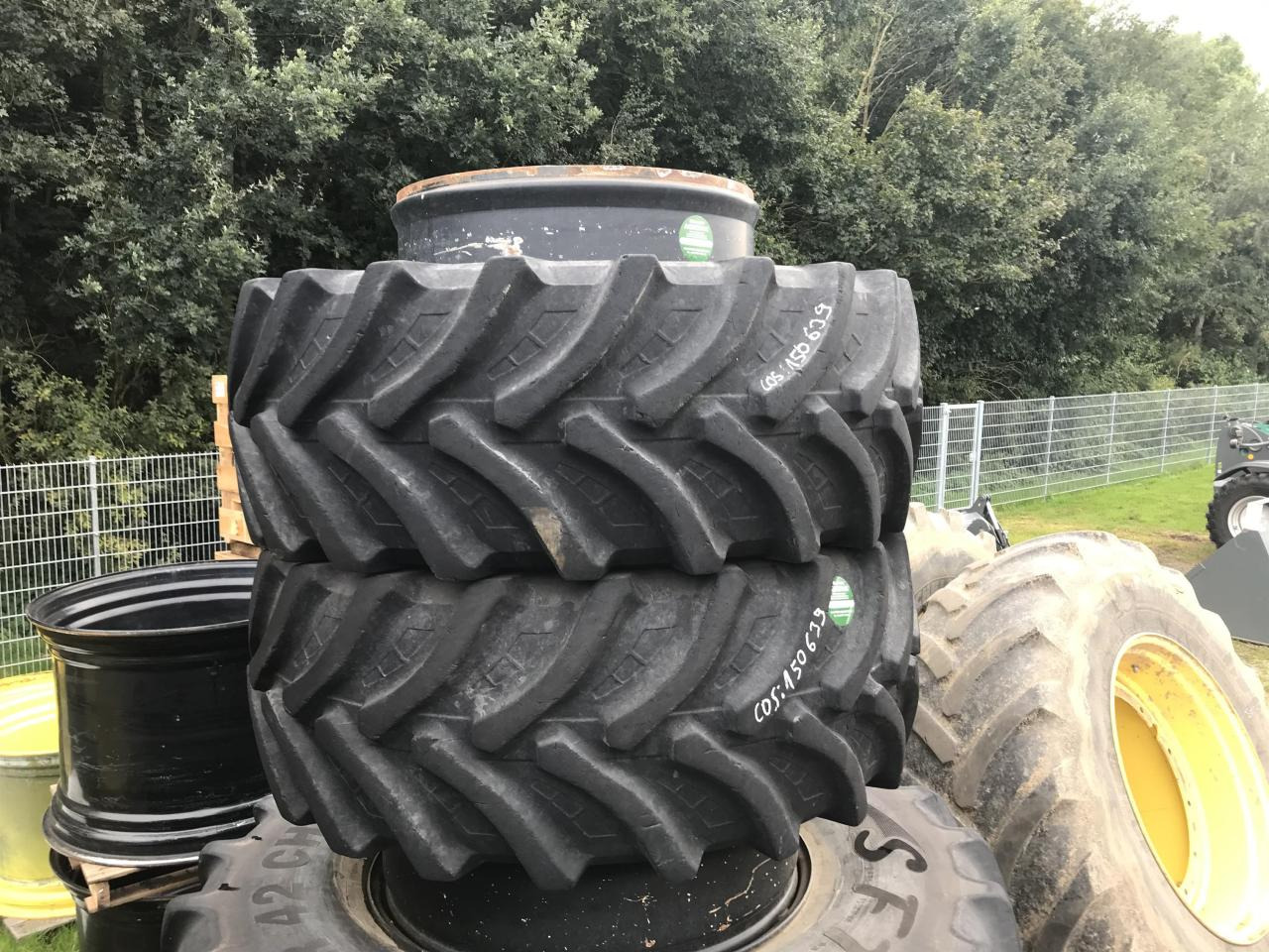 Petlas 600/65R34 - Dekk for Landbruksteknikk: bilde 1 Petlas 600/65R34 - Dekk for Landbruksteknikk: bilde 1