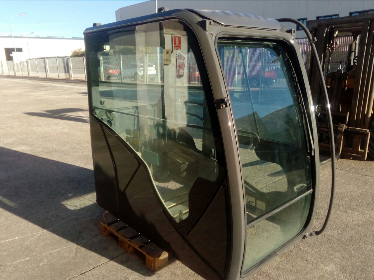 Cab ROPS HITACHI ZX270-3 ZX280-3 4665065 - Førerhus for Bygg og anlegg: bilde 5 Cab ROPS HITACHI ZX270-3 ZX280-3 4665065 - Førerhus for Bygg og anlegg: bilde 5