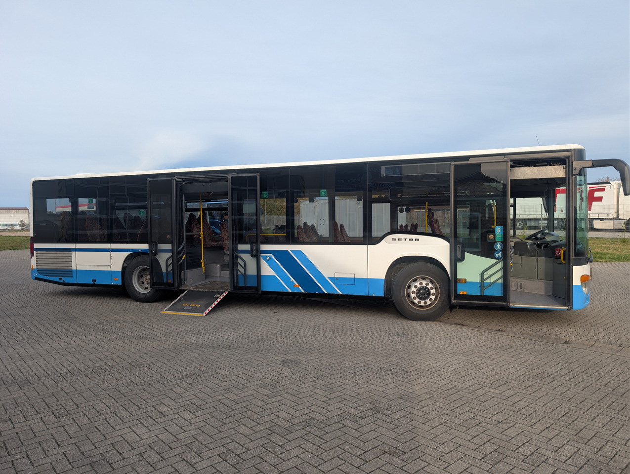 MERCEDES-BENZ Setra S 415 NF *Gepflegt* - Bybuss: bilde 3 MERCEDES-BENZ Setra S 415 NF *Gepflegt* - Bybuss: bilde 3
