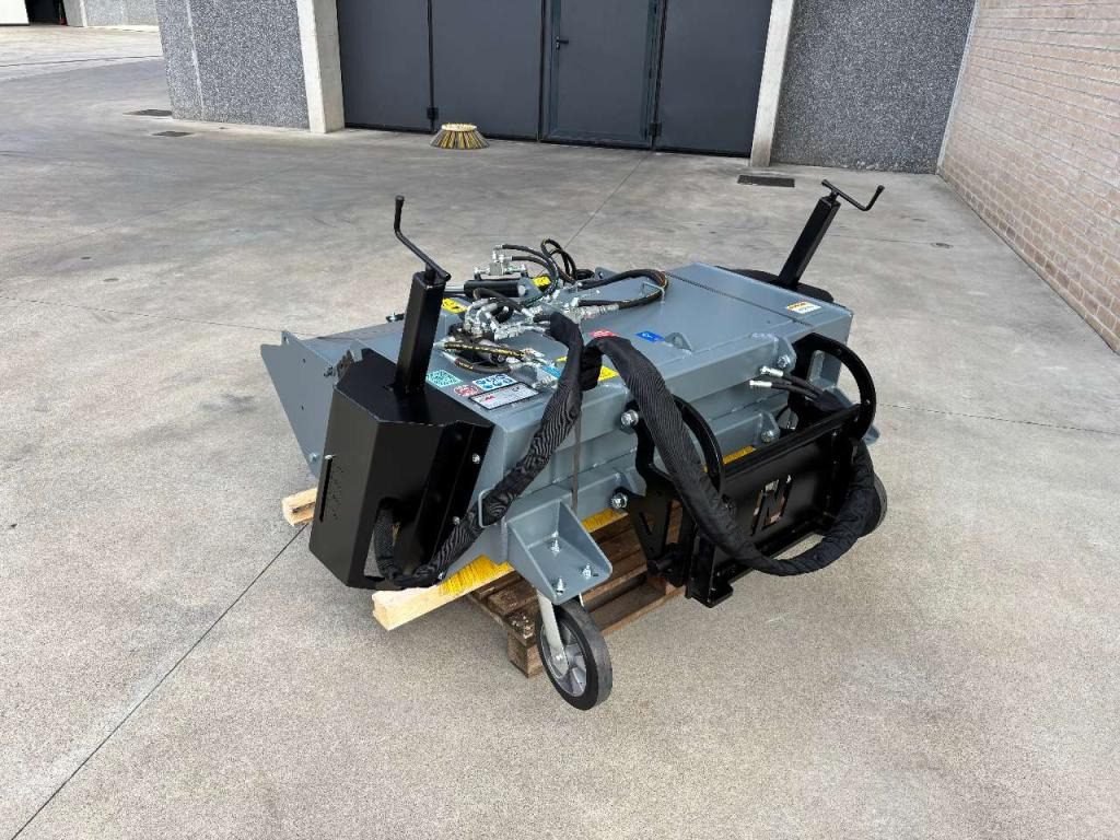 CM Crusher CSI 125 Sweeping Bucket - Kostemaskin for Kompaktlaster: bilde 3 CM Crusher CSI 125 Sweeping Bucket - Kostemaskin for Kompaktlaster: bilde 3