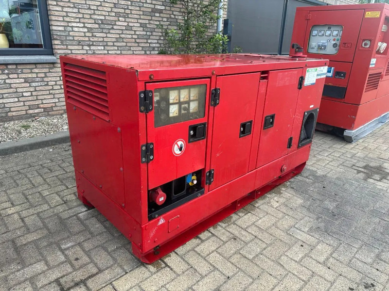 Atlas-Copco QAS 38 Yanmar Mecc Alte Spa 40 kVA Silent generatorset - Elektrisk generator: bilde 2 Atlas-Copco QAS 38 Yanmar Mecc Alte Spa 40 kVA Silent generatorset - Elektrisk generator: bilde 2