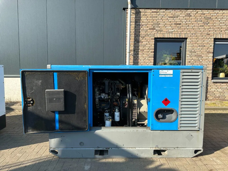 Atlas-Copco QAS 60 Perkins Stamford 60 kVA Silent Rental generatorset - Elektrisk generator: bilde 3 Atlas-Copco QAS 60 Perkins Stamford 60 kVA Silent Rental generatorset - Elektrisk generator: bilde 3