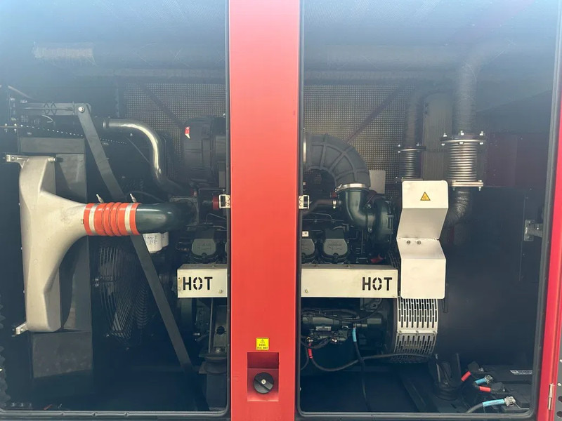 Doosan Mecc Alte Spa 680 kVA Silent generatorset as New Demo 2021 ! - Elektrisk generator: bilde 3 Doosan Mecc Alte Spa 680 kVA Silent generatorset as New Demo 2021 ! - Elektrisk generator: bilde 3
