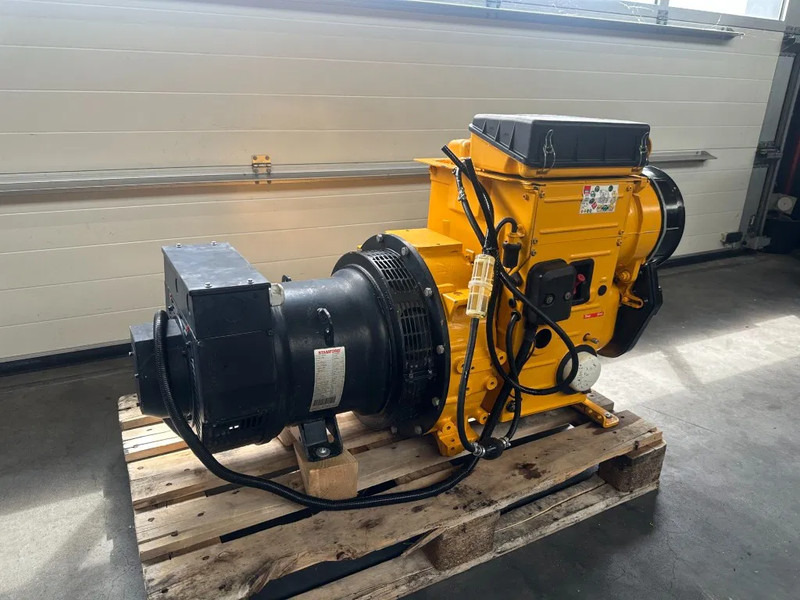 Hatz 2M41 Stamford 17.5 kVA generatorset - Elektrisk generator: bilde 5 Hatz 2M41 Stamford 17.5 kVA generatorset - Elektrisk generator: bilde 5