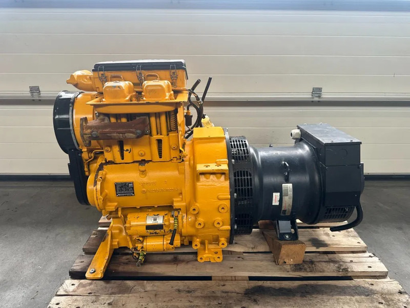 Hatz 2M41 Stamford 17.5 kVA generatorset - Elektrisk generator: bilde 4 Hatz 2M41 Stamford 17.5 kVA generatorset - Elektrisk generator: bilde 4
