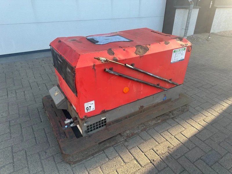 Ingersoll Rand 720 R1051SF Kubota D1005 Diesel Compressor 2000 L / min 17.5 kW 8.6 Bar - Luftkompressor: bilde 2 Ingersoll Rand 720 R1051SF Kubota D1005 Diesel Compressor 2000 L / min 17.5 kW 8.6 Bar - Luftkompressor: bilde 2