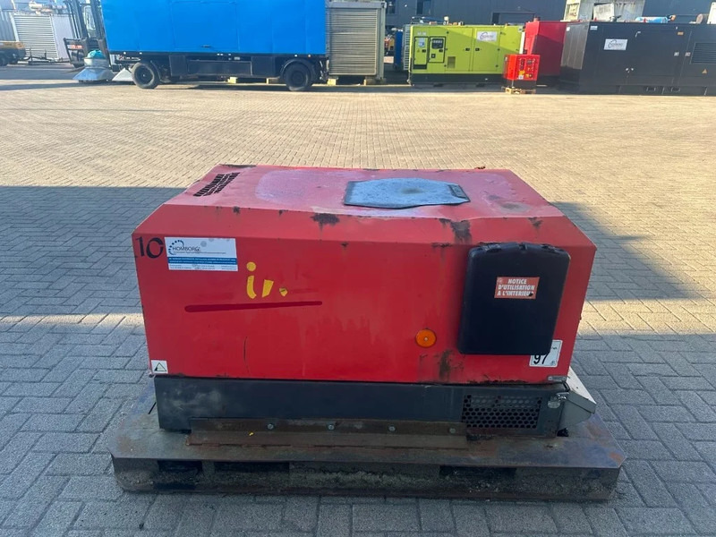 Ingersoll Rand 720 R1051SF Kubota D1005 Diesel Compressor 2000 L / min 17.5 kW 8.6 Bar - Luftkompressor: bilde 5 Ingersoll Rand 720 R1051SF Kubota D1005 Diesel Compressor 2000 L / min 17.5 kW 8.6 Bar - Luftkompressor: bilde 5