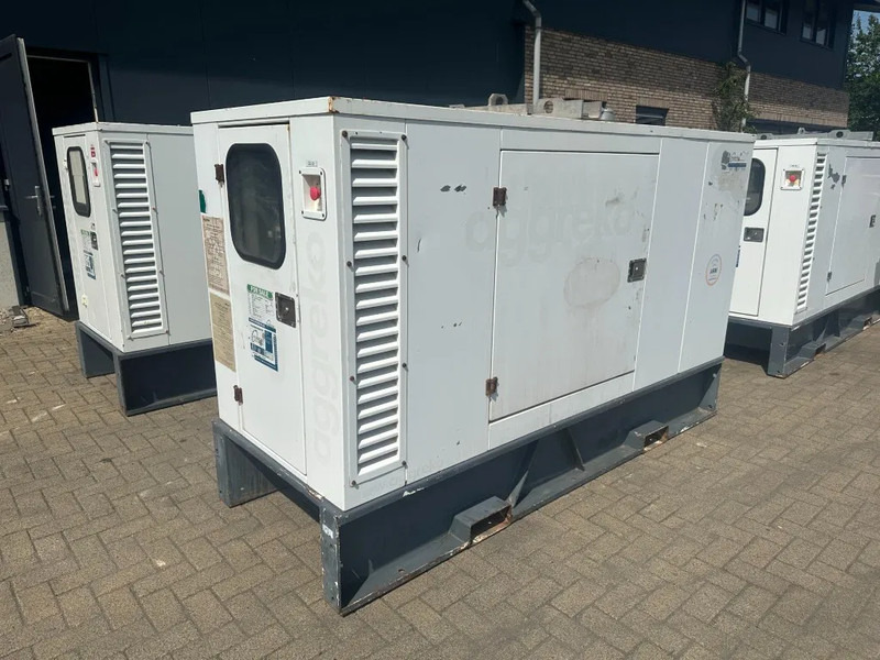 Iveco FPT NEF45 SM1A.A004 Stamford 60 kVA Silent Rental generatorset - Elektrisk generator: bilde 5 Iveco FPT NEF45 SM1A.A004 Stamford 60 kVA Silent Rental generatorset - Elektrisk generator: bilde 5