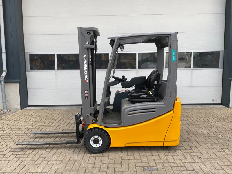 Jungheinrich EFG 216K 1.6 ton Triplex Freelift Sideshift Elektra Heftruck Accu 2020 - Gaffeltruck: bilde 4 Jungheinrich EFG 216K 1.6 ton Triplex Freelift Sideshift Elektra Heftruck Accu 2020 - Gaffeltruck: bilde 4