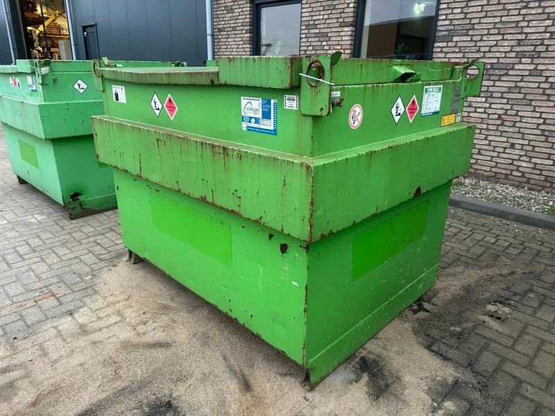 Kiwa IBC Steenbergen 2000 liter Dieseltank met handpomp Milieutank - Lagringstank: bilde 2 Kiwa IBC Steenbergen 2000 liter Dieseltank met handpomp Milieutank - Lagringstank: bilde 2