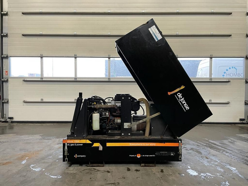 Kubota GenSet MPM 15/400 SS-KA 15 kVA 400 Amp Silent Las generatorset - Elektrisk generator: bilde 2 Kubota GenSet MPM 15/400 SS-KA 15 kVA 400 Amp Silent Las generatorset - Elektrisk generator: bilde 2