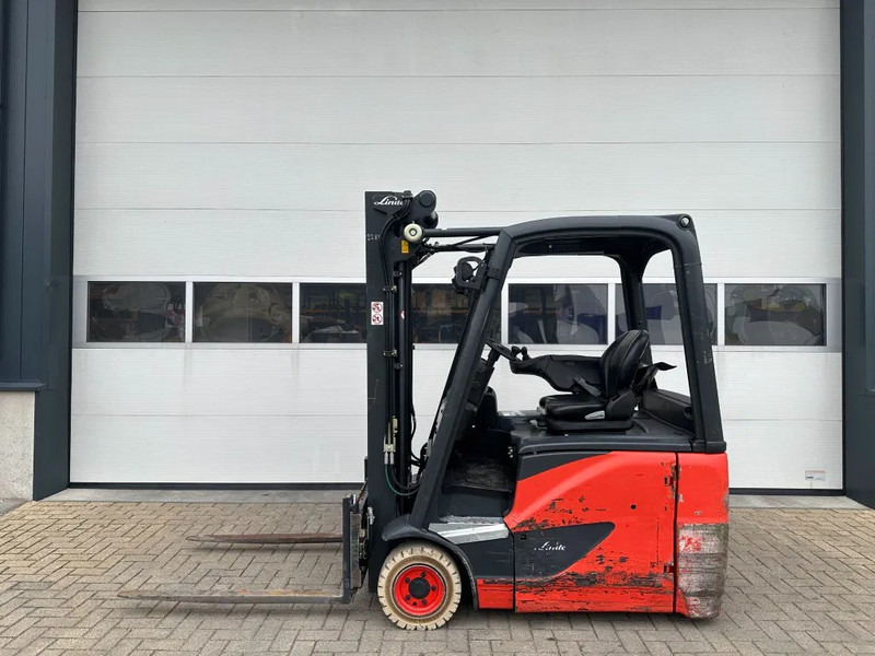 Linde E16H-02 1.6 ton Triplex Freelift Sideshift Elektra Heftruck 2016 - El-truck: bilde 1 Linde E16H-02 1.6 ton Triplex Freelift Sideshift Elektra Heftruck 2016 - El-truck: bilde 1