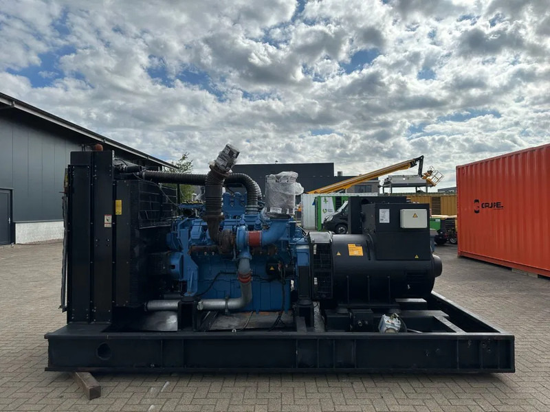 Elektrisk generator MTU 12V 2000 Stamford 810 kVA generatorset: bilde 9 Elektrisk generator MTU 12V 2000 Stamford 810 kVA generatorset: bilde 9