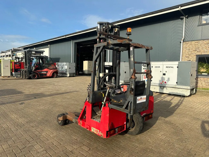 Moffett M4 20.1 Kubota Diesel Kooiaap 2 ton Duplex Sideshift Meeneemheftruck - Medbringertruck: bilde 2 Moffett M4 20.1 Kubota Diesel Kooiaap 2 ton Duplex Sideshift Meeneemheftruck - Medbringertruck: bilde 2