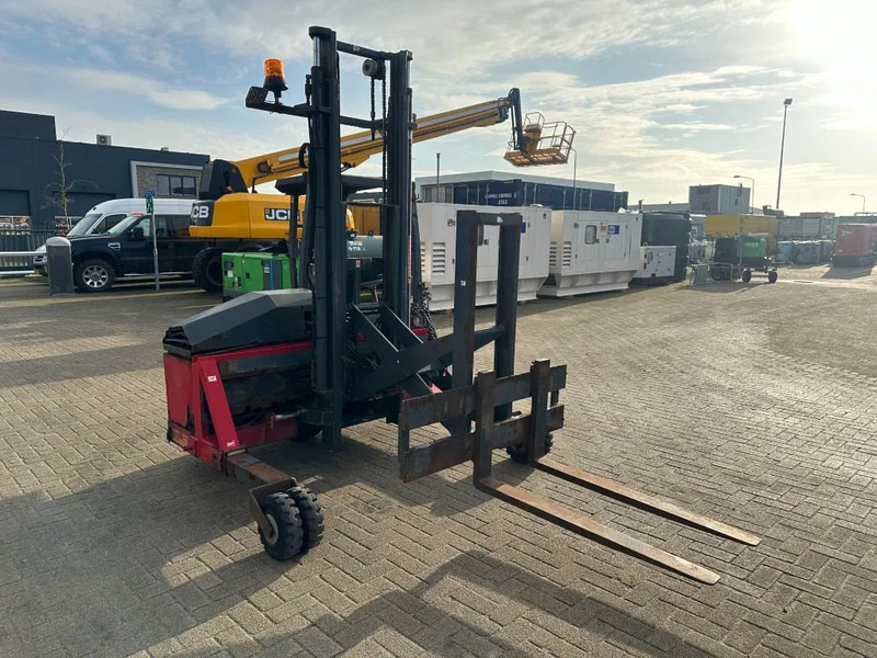 Moffett M4 20.1 Kubota Diesel Kooiaap 2 ton Duplex Sideshift Meeneemheftruck - Medbringertruck: bilde 1 Moffett M4 20.1 Kubota Diesel Kooiaap 2 ton Duplex Sideshift Meeneemheftruck - Medbringertruck: bilde 1