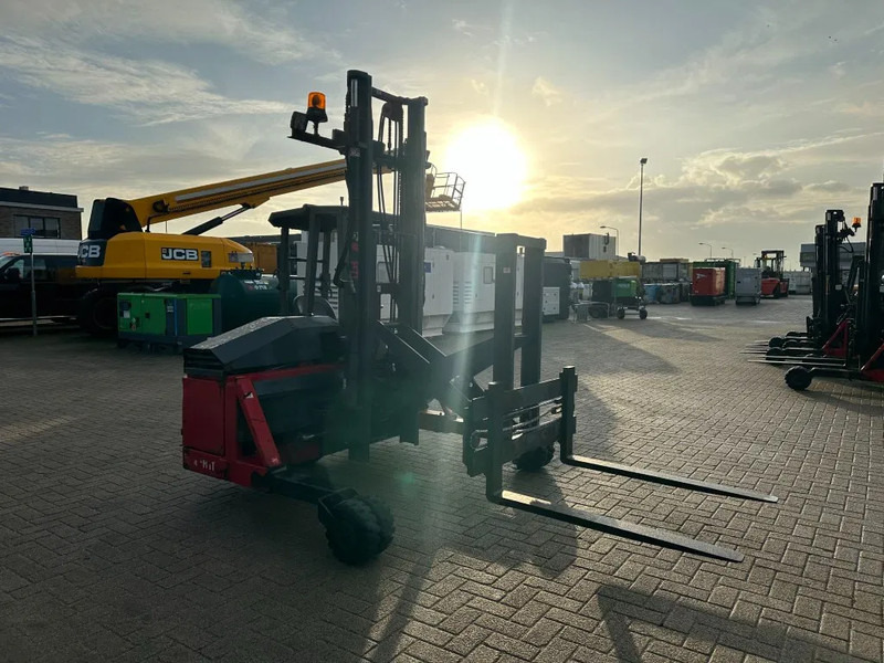 Moffett M4 20.1 Kubota Diesel Kooiaap 2 ton Sideshift Positioner Meeneemheftruck - Medbringertruck: bilde 2 Moffett M4 20.1 Kubota Diesel Kooiaap 2 ton Sideshift Positioner Meeneemheftruck - Medbringertruck: bilde 2