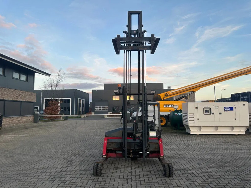 Moffett M4 20.1 Kubota Diesel Kooiaap 2 ton Sideshift Positioner Meeneemheftruck - Medbringertruck: bilde 3 Moffett M4 20.1 Kubota Diesel Kooiaap 2 ton Sideshift Positioner Meeneemheftruck - Medbringertruck: bilde 3