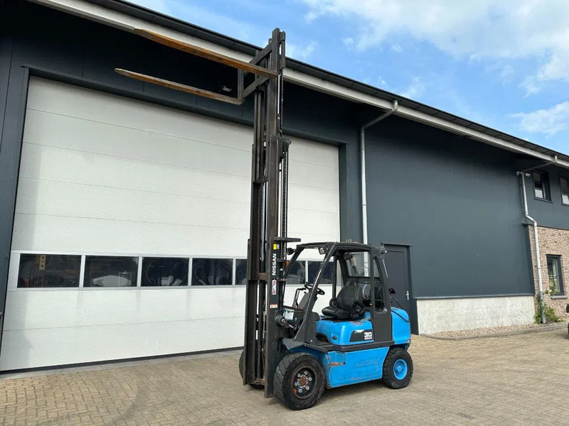 Gasstruck Nissan UGD02A30P0 3 ton Triplex Freelift LPG Heftruck: bilde 19