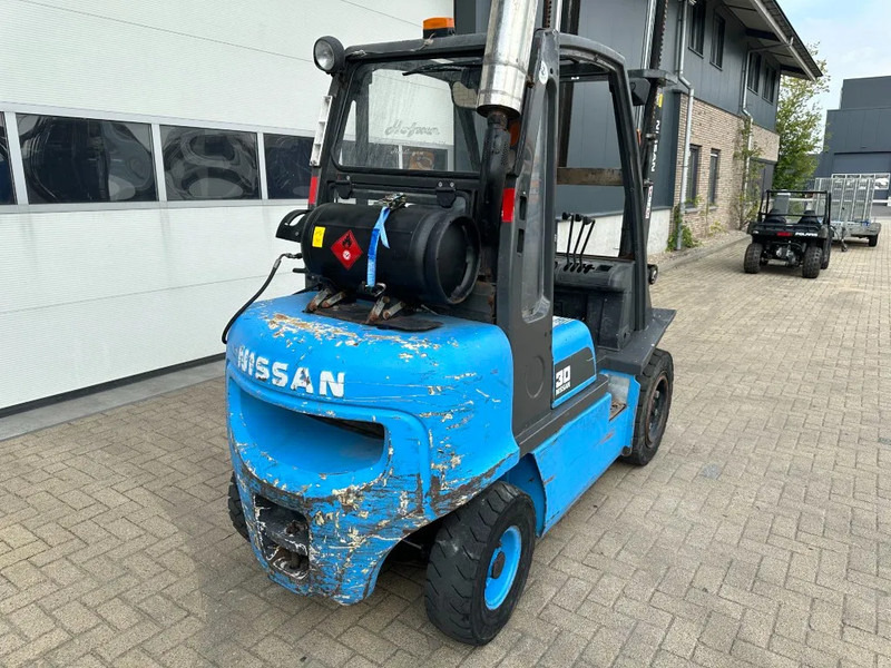 Gasstruck Nissan UGD02A30P0 3 ton Triplex Freelift LPG Heftruck: bilde 9