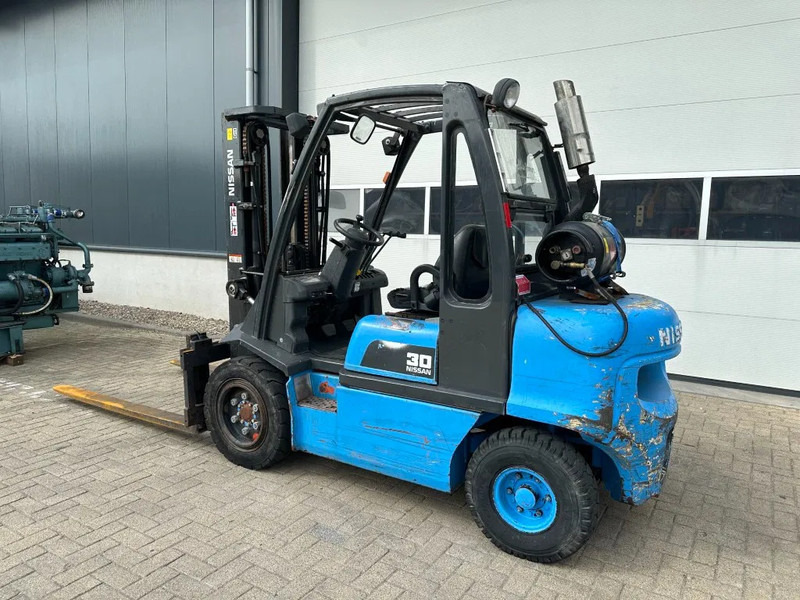 Gasstruck Nissan UGD02A30P0 3 ton Triplex Freelift LPG Heftruck: bilde 13