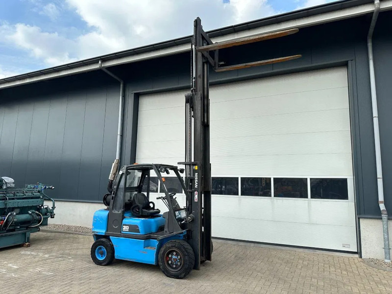 Gasstruck Nissan UGD02A30P0 3 ton Triplex Freelift LPG Heftruck: bilde 16