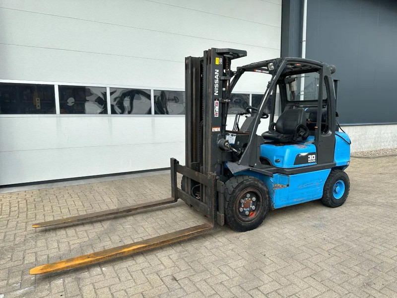 Gasstruck Nissan UGD02A30P0 3 ton Triplex Freelift LPG Heftruck: bilde 11