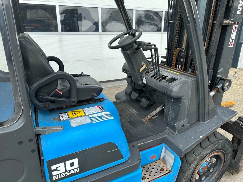 Gasstruck Nissan UGD02A30P0 3 ton Triplex Freelift LPG Heftruck: bilde 12
