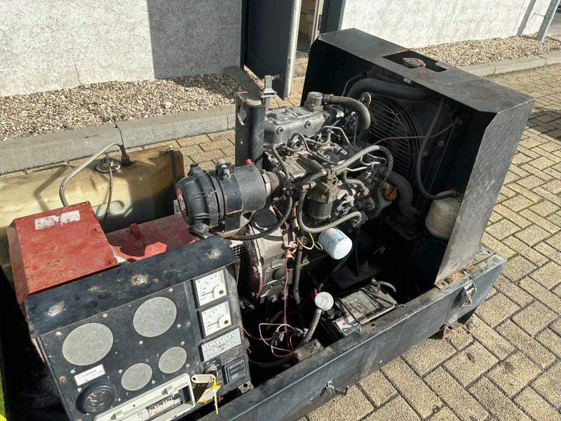 Pramac Yanmar 3TNE88-PG Mecc Alte Spa 15 kVA Silent generatorset - Elektrisk generator: bilde 5 Pramac Yanmar 3TNE88-PG Mecc Alte Spa 15 kVA Silent generatorset - Elektrisk generator: bilde 5