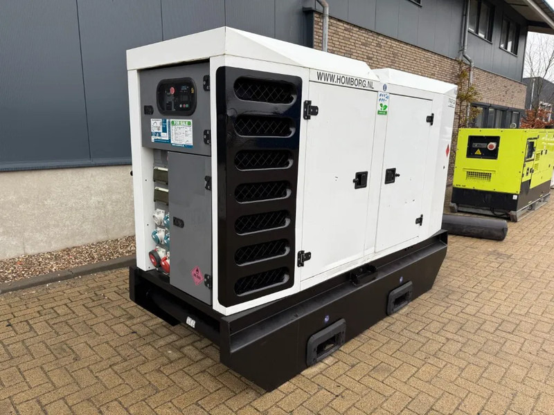 SDMO R90 C3 John Deere Leroy Somer 90 kVA Silent Rental generatorset - Elektrisk generator: bilde 4 SDMO R90 C3 John Deere Leroy Somer 90 kVA Silent Rental generatorset - Elektrisk generator: bilde 4