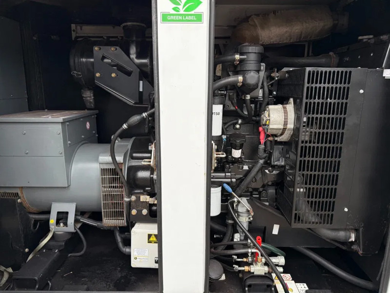 SDMO R90 C3 John Deere Leroy Somer 90 kVA Silent Rental generatorset - Elektrisk generator: bilde 3 SDMO R90 C3 John Deere Leroy Somer 90 kVA Silent Rental generatorset - Elektrisk generator: bilde 3
