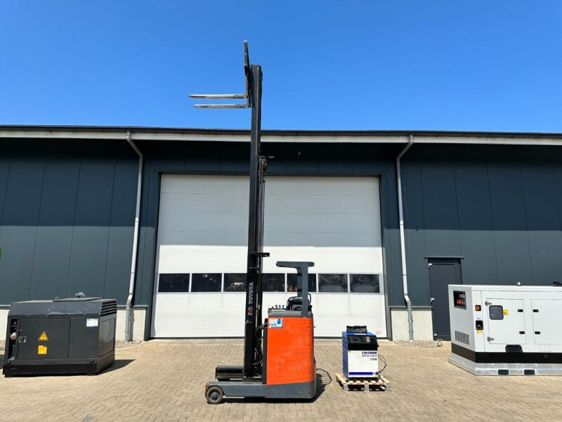 Toyota 6FBRE14 Triplex 1.4 ton Triplex Elektra Reachtruck - Reachtruck: bilde 1 Toyota 6FBRE14 Triplex 1.4 ton Triplex Elektra Reachtruck - Reachtruck: bilde 1