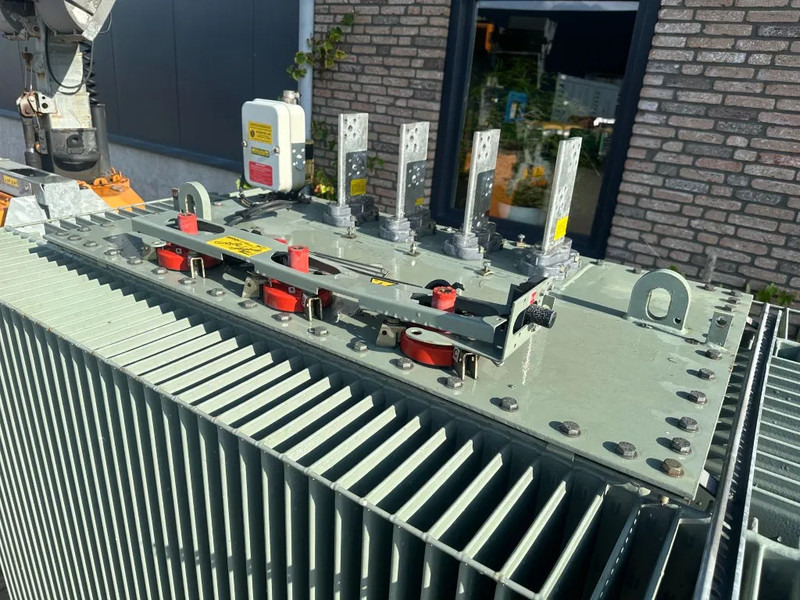 Trafo France Transfo 1250 kVA 21000 Volt 400 Volt Trafo Transformator - Elektrisk generator: bilde 4 Trafo France Transfo 1250 kVA 21000 Volt 400 Volt Trafo Transformator - Elektrisk generator: bilde 4