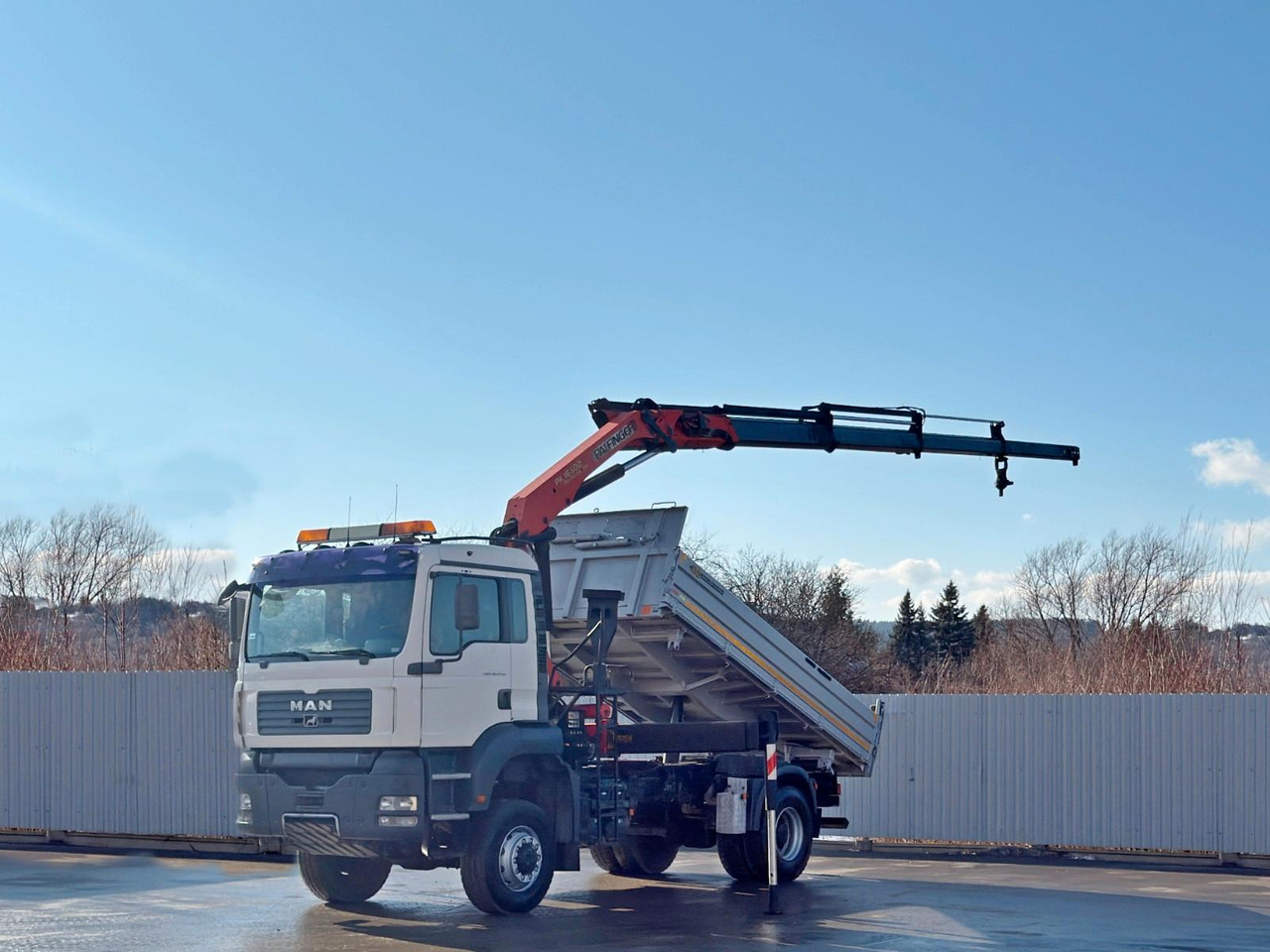 MAN TGA 18.410 * PK 16 502 + FUNK *4x4 - Kranbil, Tippbil: bilde 2 MAN TGA 18.410 * PK 16 502 + FUNK *4x4 - Kranbil, Tippbil: bilde 2