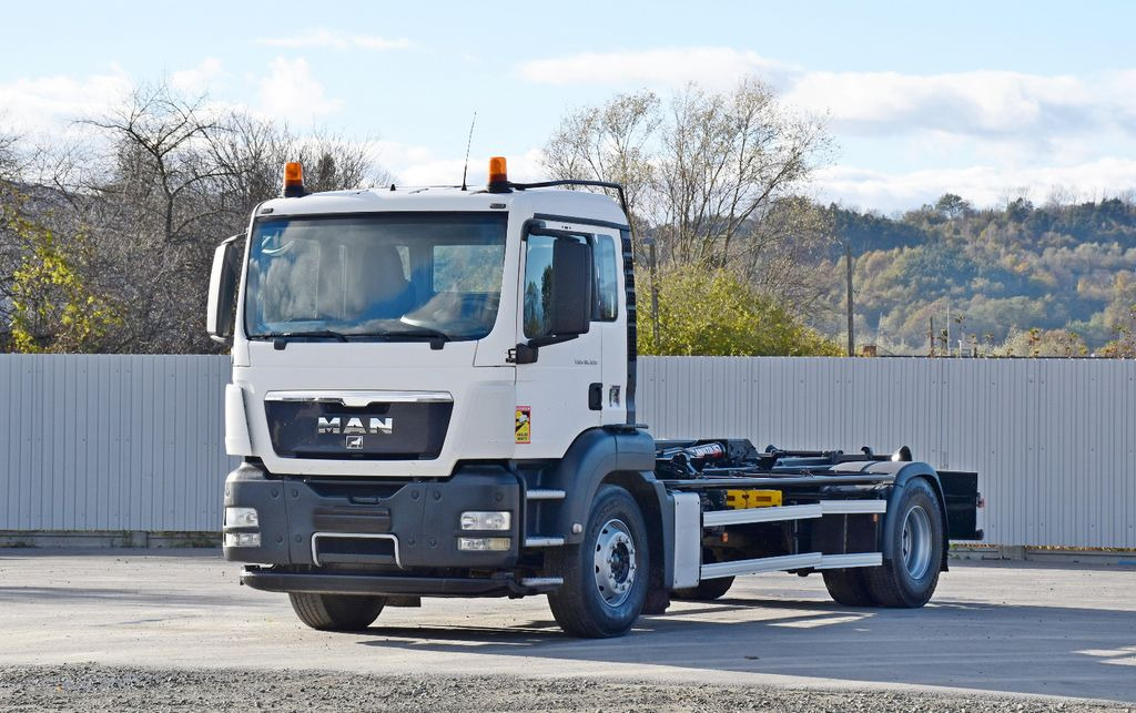 MAN TGS 18.320 Abrollkipper * Top Zustand! MAN TGS 18.320 Abrollkipper * Top Zustand! - Krokbil: bilde 1 MAN TGS 18.320 Abrollkipper * Top Zustand! MAN TGS 18.320 Abrollkipper * Top Zustand! - Krokbil: bilde 1