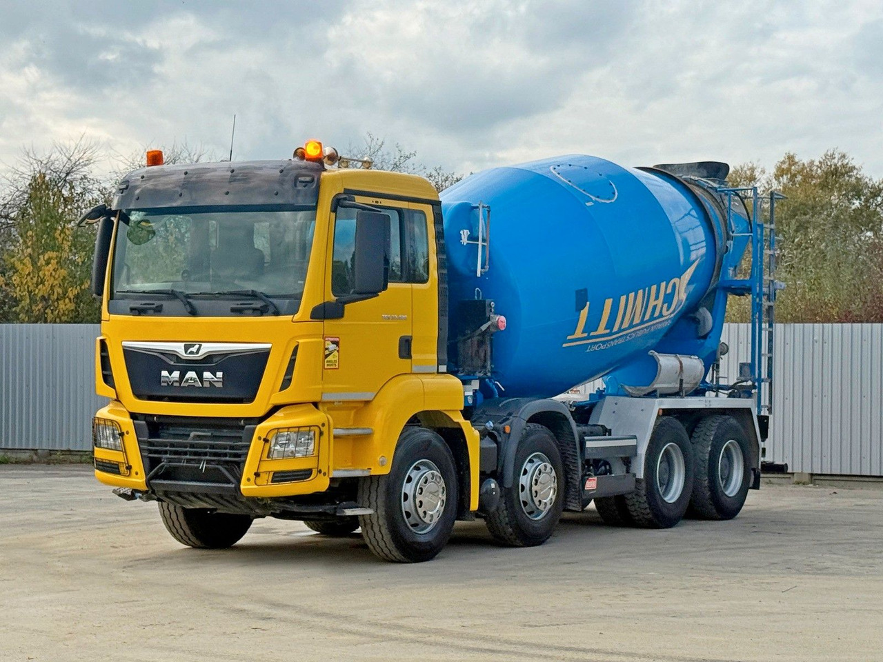 MAN TGS 32.420 * BETONMISCHER / 8x4 - Betongbil: bilde 2 MAN TGS 32.420 * BETONMISCHER / 8x4 - Betongbil: bilde 2