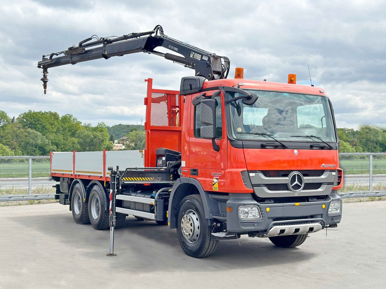 Mercedes-Benz ACTROS 2636*HIAB 122 BS-2 HIDUO + FUNK/6x4 * TOP - Kranbil: bilde 2 Mercedes-Benz ACTROS 2636*HIAB 122 BS-2 HIDUO + FUNK/6x4 * TOP - Kranbil: bilde 2