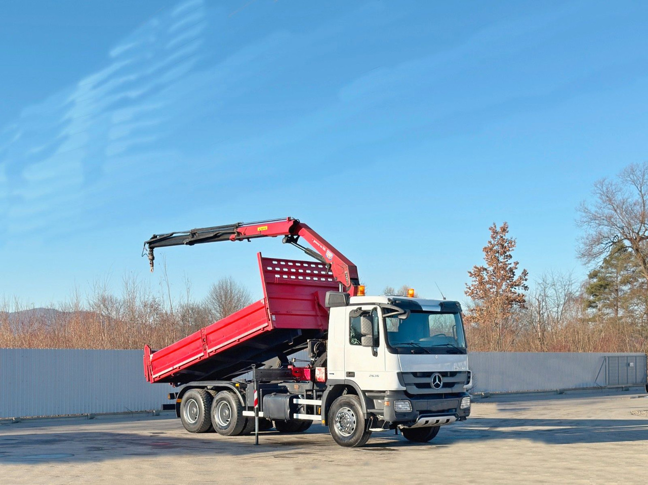 Mercedes-Benz ACTROS 2636* KIPPER 5,25 + BORDMATIC / 6x4 - Kranbil: bilde 2 Mercedes-Benz ACTROS 2636* KIPPER 5,25 + BORDMATIC / 6x4 - Kranbil: bilde 2