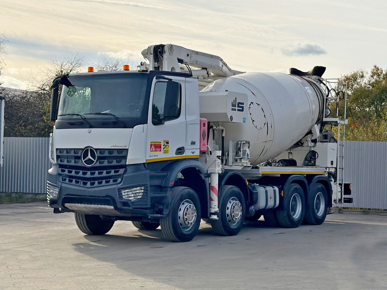 Mercedes-Benz AROCS 3743 * Betonpumpe + FUNK * 8x4 * TOP - Betongpumpe: bilde 2 Mercedes-Benz AROCS 3743 * Betonpumpe + FUNK * 8x4 * TOP - Betongpumpe: bilde 2