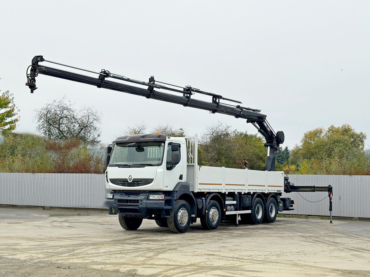 Renault KERAX 430 * HIAB 211 EP-5 HIDUO /FUNK *8x4 - Kranbil: bilde 2 Renault KERAX 430 * HIAB 211 EP-5 HIDUO /FUNK *8x4 - Kranbil: bilde 2