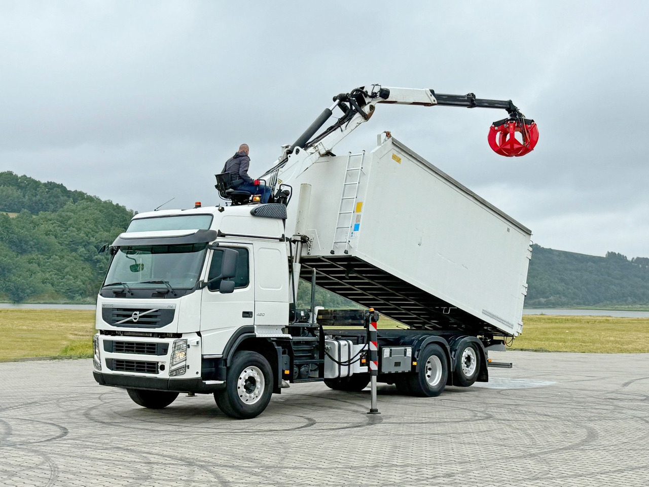 Volvo FM 420 Kipper 6,20 m * EPSILON Q150L75 *TOP - Tippbil, Kranbil: bilde 2 Volvo FM 420 Kipper 6,20 m * EPSILON Q150L75 *TOP - Tippbil, Kranbil: bilde 2