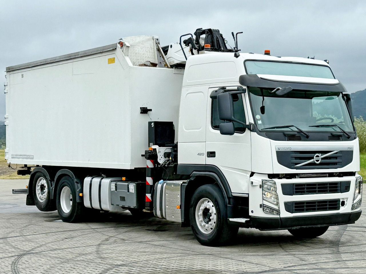Volvo FM 420 Kipper 6,20 m * EPSILON Q150L75 *TOP - Tippbil, Kranbil: bilde 3 Volvo FM 420 Kipper 6,20 m * EPSILON Q150L75 *TOP - Tippbil, Kranbil: bilde 3