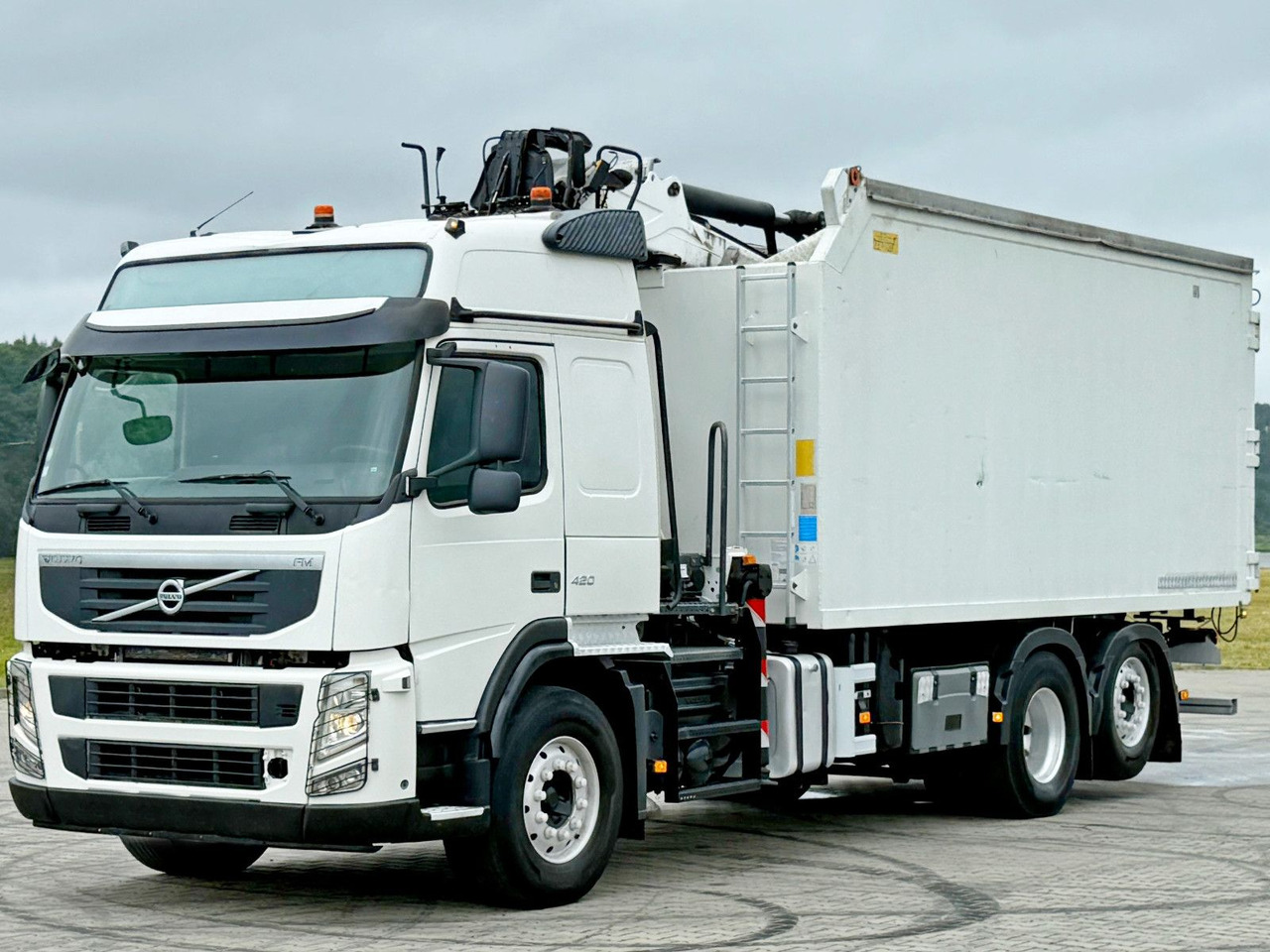 Volvo FM 420 Kipper 6,20 m * EPSILON Q150L75 *TOP - Kranbil: bilde 3 Volvo FM 420 Kipper 6,20 m * EPSILON Q150L75 *TOP - Kranbil: bilde 3