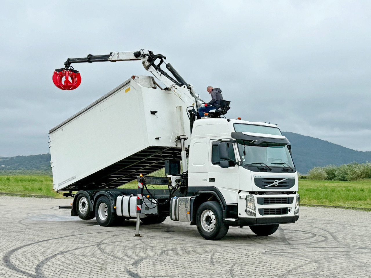 Volvo FM 420 Kipper 6,20 m * EPSILON Q150L75 *TOP - Krokbil, Kranbil: bilde 2 Volvo FM 420 Kipper 6,20 m * EPSILON Q150L75 *TOP - Krokbil, Kranbil: bilde 2