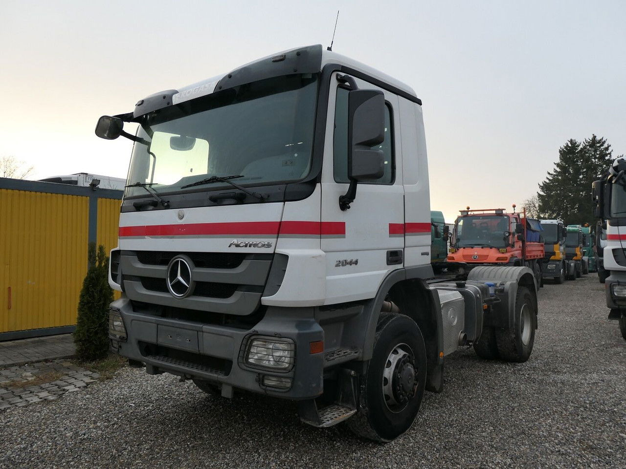 Mercedes-Benz Actros 2044 - Trekkvogn: bilde 1 Mercedes-Benz Actros 2044 - Trekkvogn: bilde 1